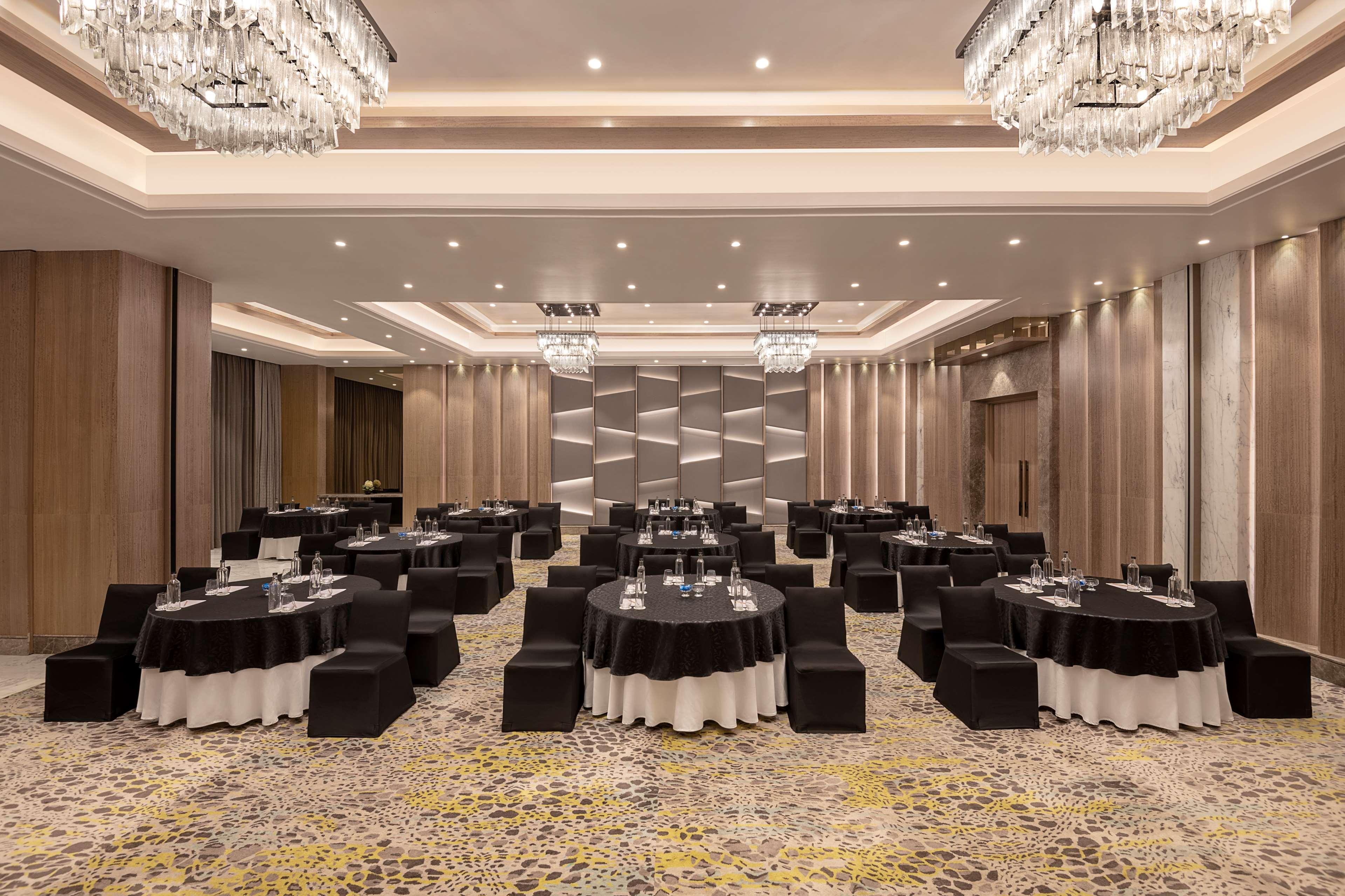 Radisson Mumbai Andheri Midc Exterior foto The ballroom