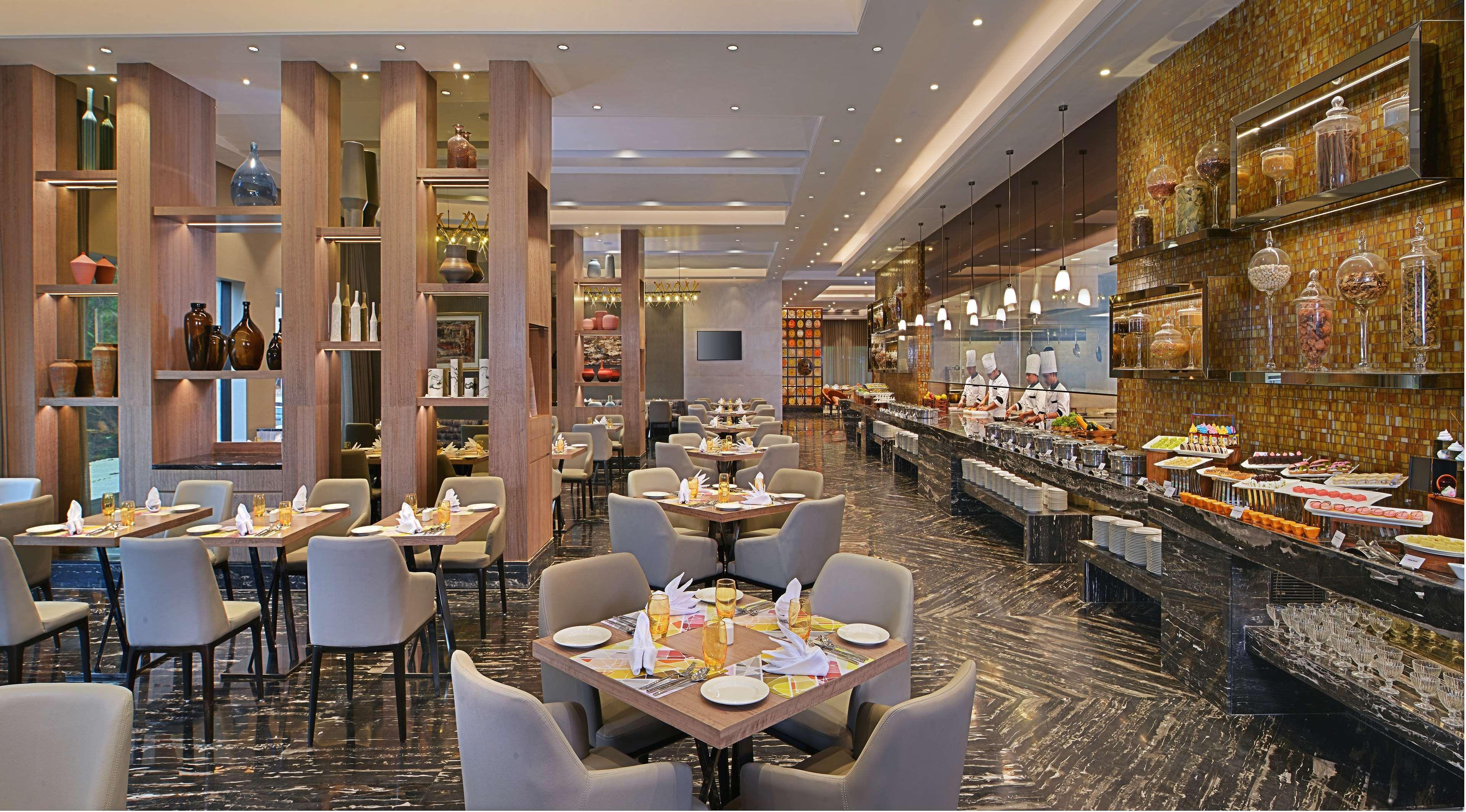 Radisson Mumbai Andheri Midc Exterior foto The Grand
