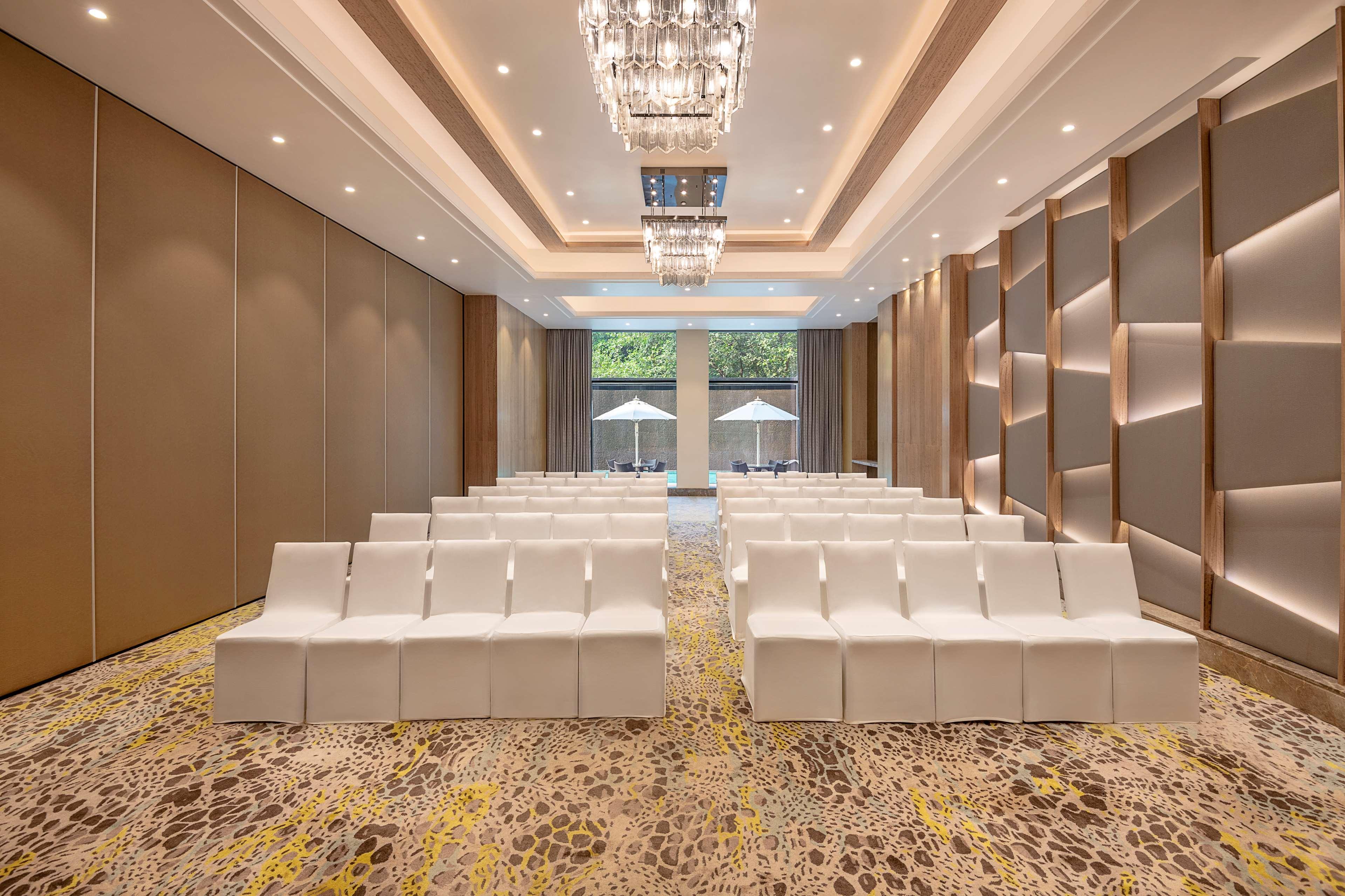 Radisson Mumbai Andheri Midc Exterior foto The ballroom